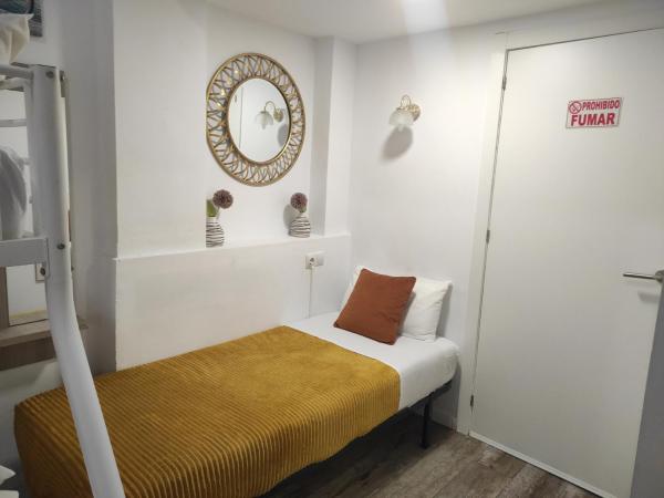 hostal olozaga : photo 5 de la chambre chambre quadruple confort