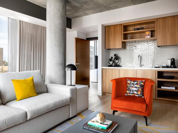 Humaniti Hotel Montreal, Autograph Collection : photo 1 de la chambre suite lit king-size