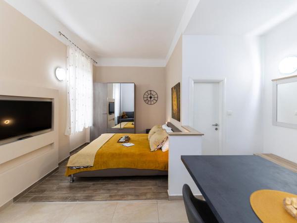 Apartments & Rooms Kolovare Beach : photo 8 de la chambre studio