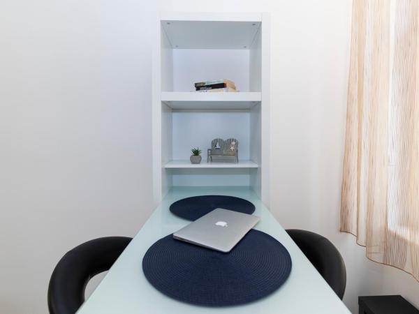 Apartments & Rooms Kolovare Beach : photo 8 de la chambre chambre double premium