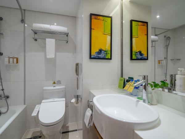 Holiday Inn Shanghai Hongqiao Central, an IHG Hotel : photo 4 de la chambre chambre lits jumeaux premium