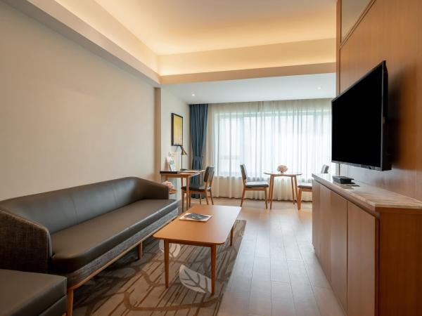 Holiday Inn Shanghai Hongqiao Central, an IHG Hotel : photo 4 de la chambre suite lit king-size