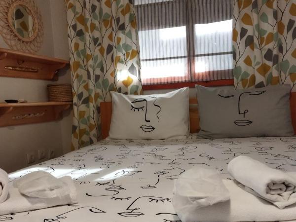 Nelly Guesthouse : photo 2 de la chambre chambre double ou lits jumeaux avec salle de bains commune