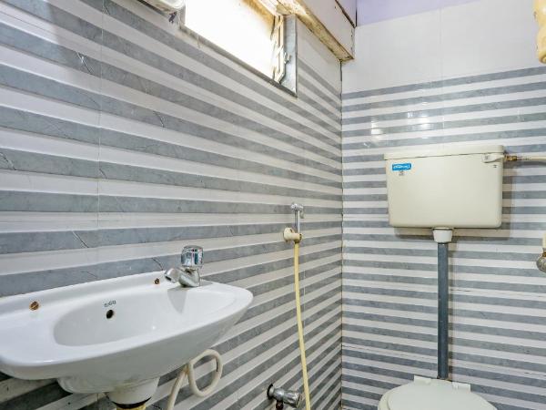 Terminus Hotel Bandra : photo 6 de la chambre chambre double standard avec salle de bains commune