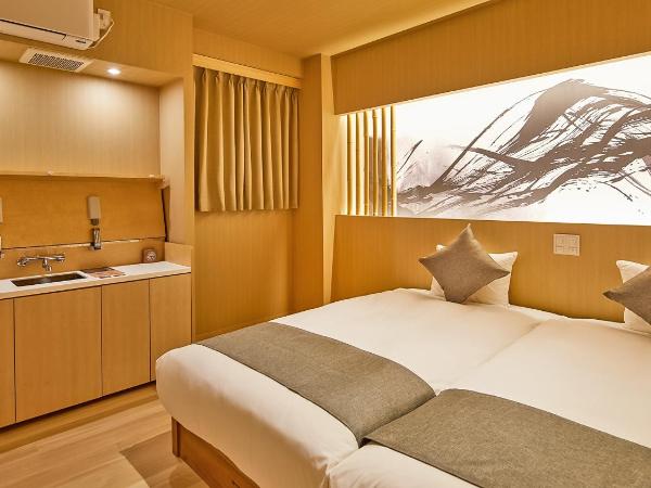 Stay SAKURA Tokyo Shinjuku Hyakukura : photo 1 de la chambre chambre lits jumeaux avec douche