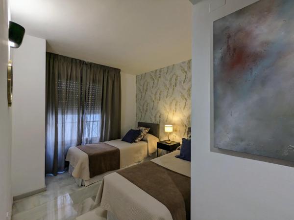 Benabola Hotel & Suites : photo 5 de la chambre appartement 3 chambres - vue sur puerto banus (5 adultes) 