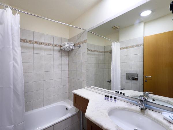 Le Palace Hotel : photo 8 de la chambre chambre double ou lits jumeaux