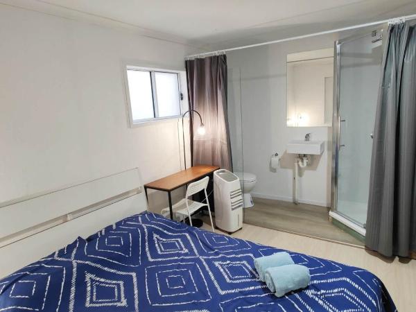 72 on NEWNHAM : photo 5 de la chambre chambre lit queen-size