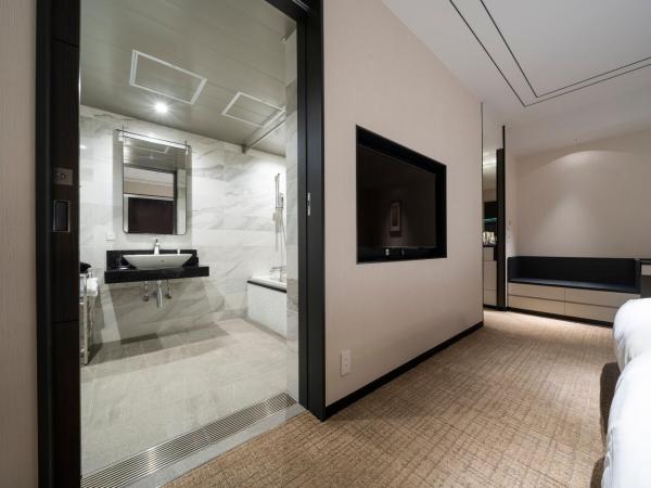 KOKO HOTEL Premier Nihonbashi Hamacho : photo 3 de la chambre chambre lits jumeaux - accessible aux personnes à mobilité réduite - non-fumeurs