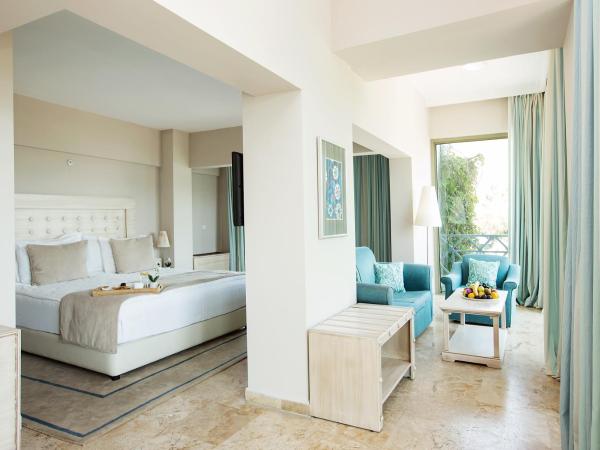 Marti La Perla - Adult Only+16 : photo 1 de la chambre suite deluxe - vue sur mer
