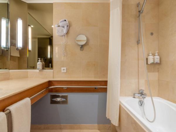 Holiday Inn Nice - Port St Laurent, an IHG Hotel : photo 7 de la chambre chambre double premium avec balcon - vue sur mer