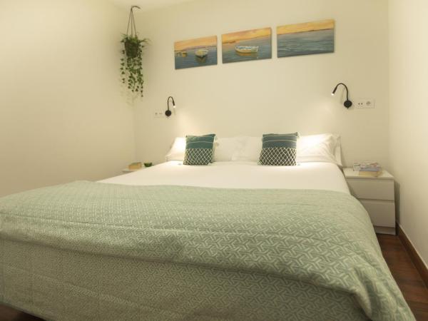 Alojamientos Cantíber : photo 8 de la chambre chambre double ou lits jumeaux avec salle de bains privative