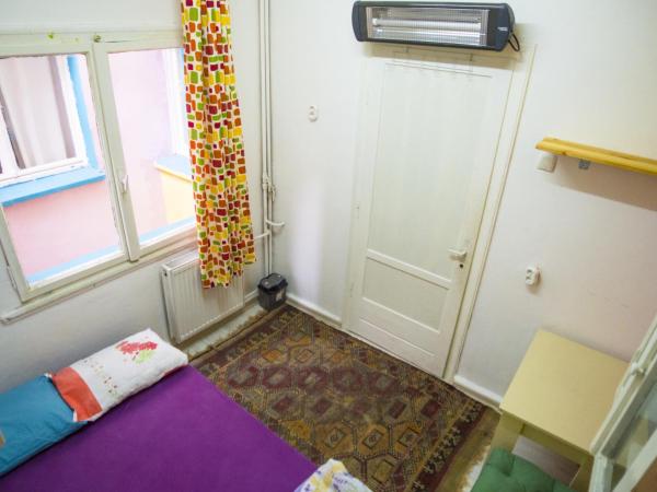 Shantihome : photo 9 de la chambre chambre double avec salle de bains commune