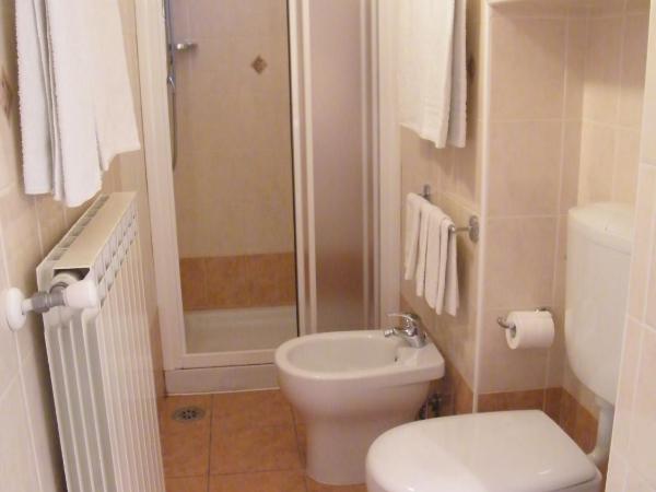 Hotel Alba Torino centro : photo 7 de la chambre grande chambre familiale