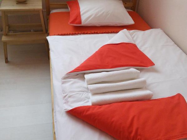 Pokoje Gościnne FRESCO : photo 2 de la chambre chambre triple avec salle de bains commune