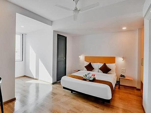 FabHotel Lupin Internation : photo 1 de la chambre chambre double supérieure