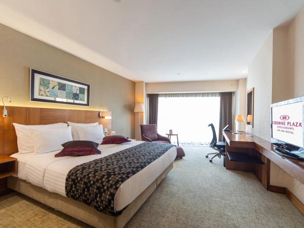 Crowne Plaza Istanbul Harbiye, an IHG Hotel : photo 3 de la chambre chambre lit king-size premium