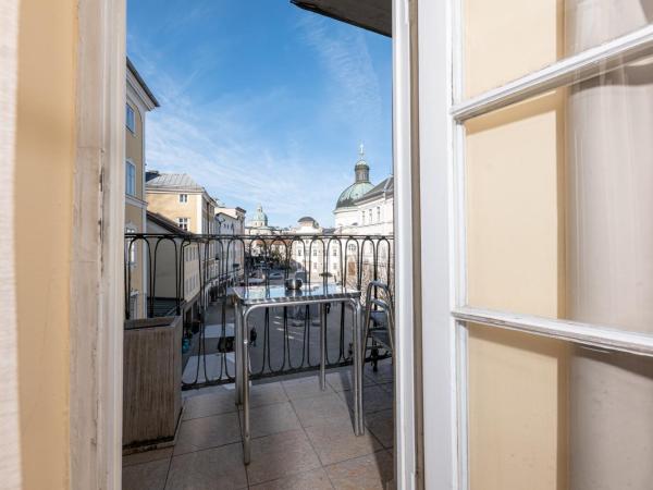 Gasthaus Hinterbrühl : photo 2 de la chambre chambre double avec balcon - vue sur cathédrale