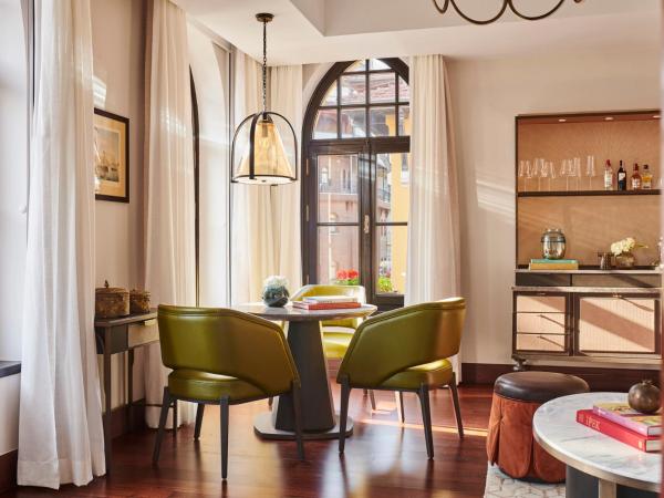 Four Seasons Hotel Istanbul at Sultanahmet : photo 3 de la chambre suite 1 chambre lit king-size pasha