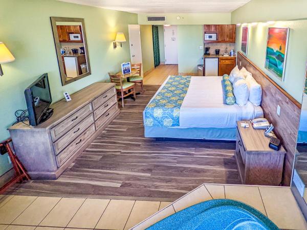 The Schooner Inn : photo 7 de la chambre chambre lit king-size avec bain à remous - côté océan