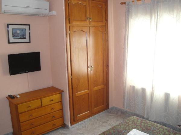 Hostal Cristina : photo 7 de la chambre chambre double ou lits jumeaux