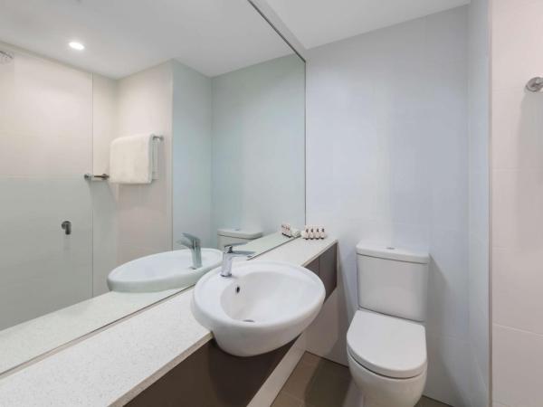 Travelodge Hotel Sydney Airport : photo 6 de la chambre chambre lit king-size