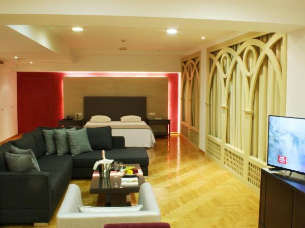 Theoxenia House Hotel : photo 9 de la chambre suite affaires - demi sous-sol