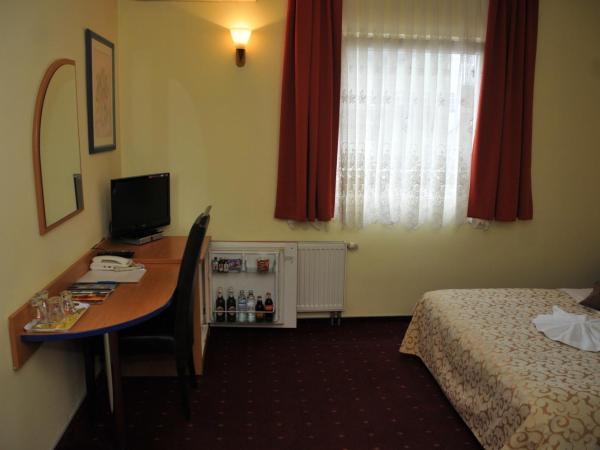 Hotel Galerija : photo 10 de la chambre chambre double