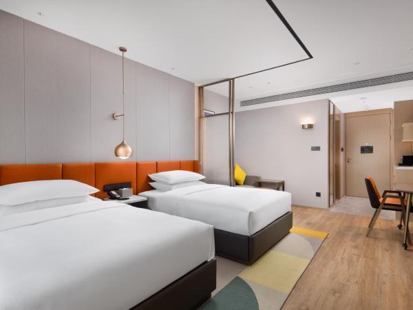 Home2 Suites By Hilton Wuhan Xudong : photo 2 de la chambre chambre lits jumeaux deluxe