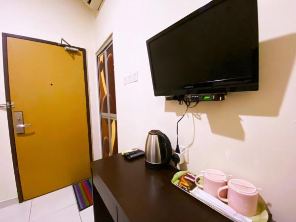 Ze Xiang Hotel - Desa Jaya Ikea Self Check in : photo 5 de la chambre chambre double Économique