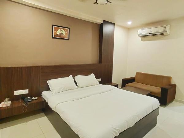 Hotel Palav Palace : photo 2 de la chambre chambre lit king-size deluxe