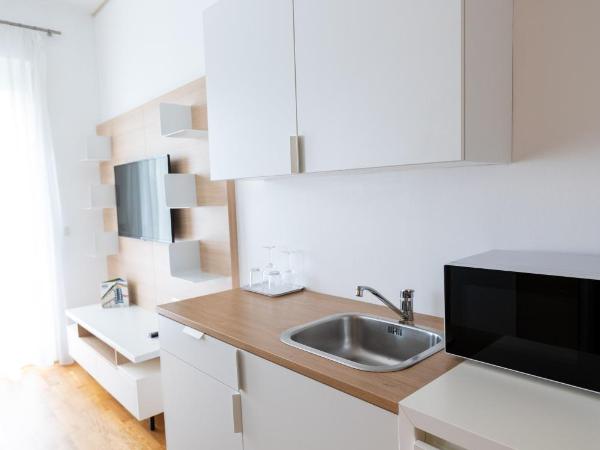 sHome Hotel Graz - Self-Check-in & free parking : photo 8 de la chambre studio - accessible aux personnes à mobilité réduite 