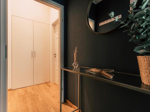 Luga Homes - Stadthaus : photo 8 de la chambre two-bedroom apartment 