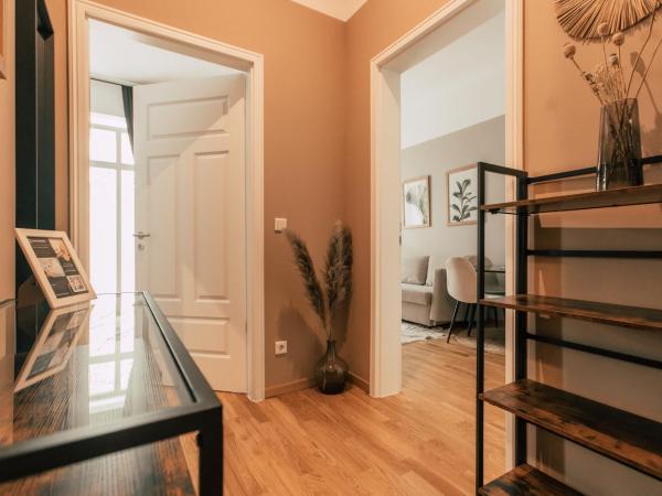 Luga Homes - Stadthaus : photo 7 de la chambre two-bedroom apartment 