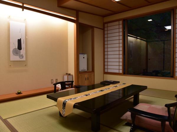 Arima Onsen Taketoritei Maruyama : photo 6 de la chambre chambre lits jumeaux supérieure avec coin tatami - non-fumeurs