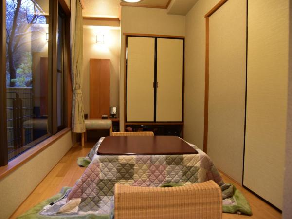 Arima Onsen Taketoritei Maruyama : photo 10 de la chambre chambre supérieure de style japonais - vue sur montagne - non-fumeurs