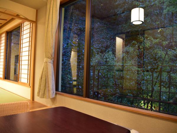 Arima Onsen Taketoritei Maruyama : photo 8 de la chambre chambre supérieure de style japonais - vue sur montagne - non-fumeurs