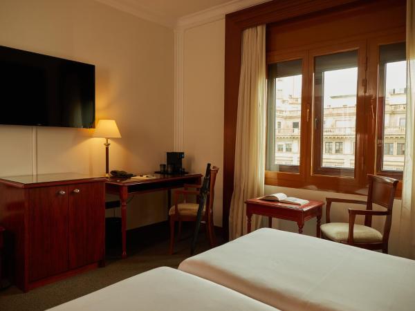 El Avenida Palace : photo 6 de la chambre chambre double - vue sur ville (1-2 adultes)