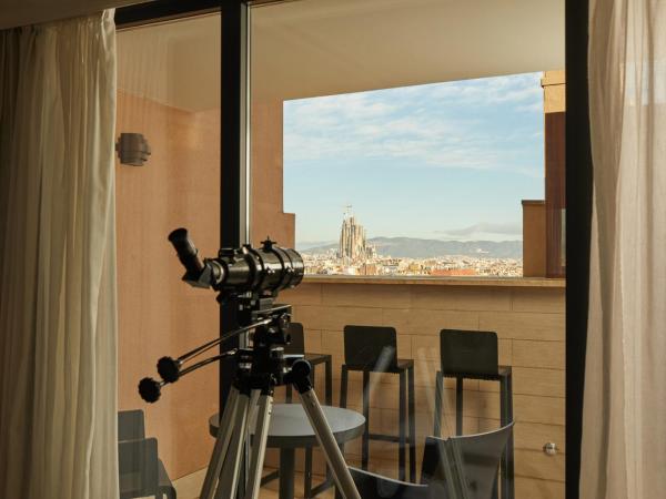 El Avenida Palace : photo 4 de la chambre suite sagrada familia