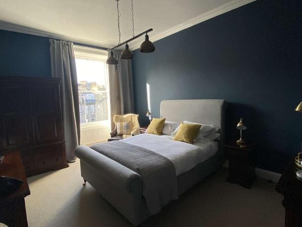 West End Townhouse : photo 4 de la chambre chambre lit king-size supérieure