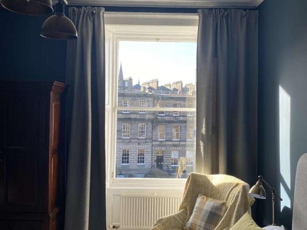 West End Townhouse : photo 6 de la chambre chambre lit king-size supérieure