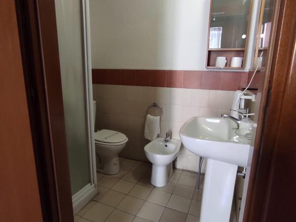 Al Mare In Città : photo 3 de la chambre chambre quadruple avec balcon 