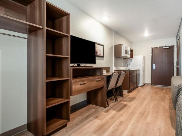 WoodSpring Suites Jacksonville - South : photo 4 de la chambre chambre standard avec 2 lits queen-size - non-fumeurs