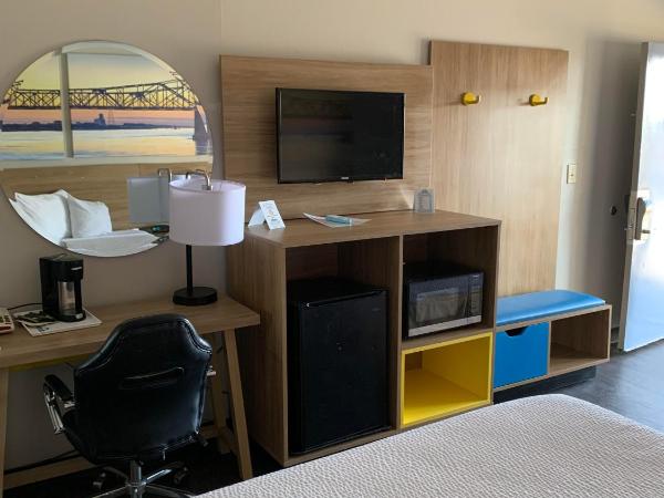 Days Inn by Wyndham Louisville Airport Fair and Expo Center : photo 8 de la chambre chambre 2 lits queen-size - non-fumeurs