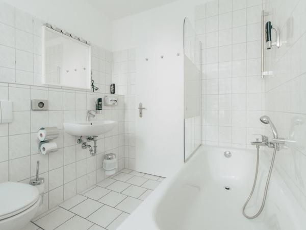 Luga Homes - Stadthaus : photo 5 de la chambre large two-bedroom apartment 