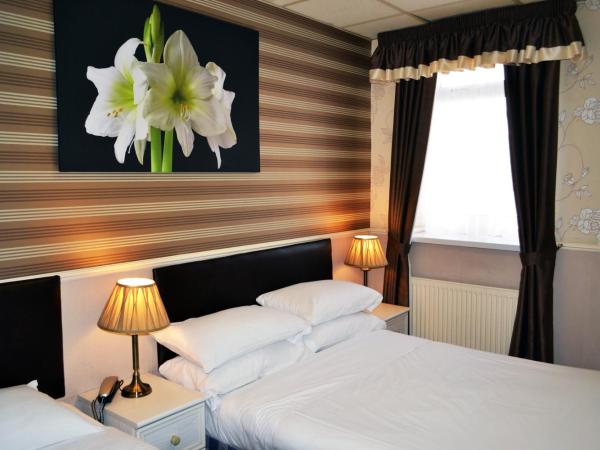 Lyndene Hotel : photo 2 de la chambre chambre triple