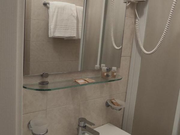 Hotel Mistral : photo 3 de la chambre chambre triple