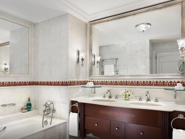 The Ritz-Carlton, Istanbul at the Bosphorus : photo 2 de la chambre chambre king avec vue sur le parc