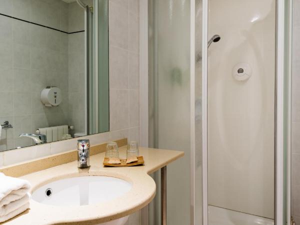 Htel Icare : photo 3 de la chambre chambre double standard avec douche