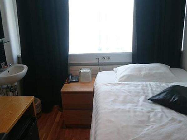 101 Guesthouse Hotel : photo 3 de la chambre chambre simple standard avec salle de bains commune